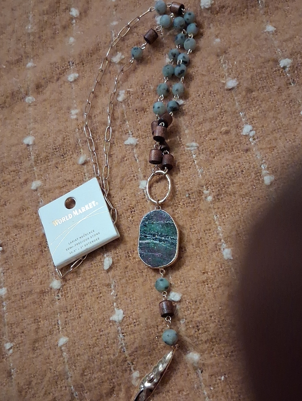 World Market Neckless - Picture 5 of 5